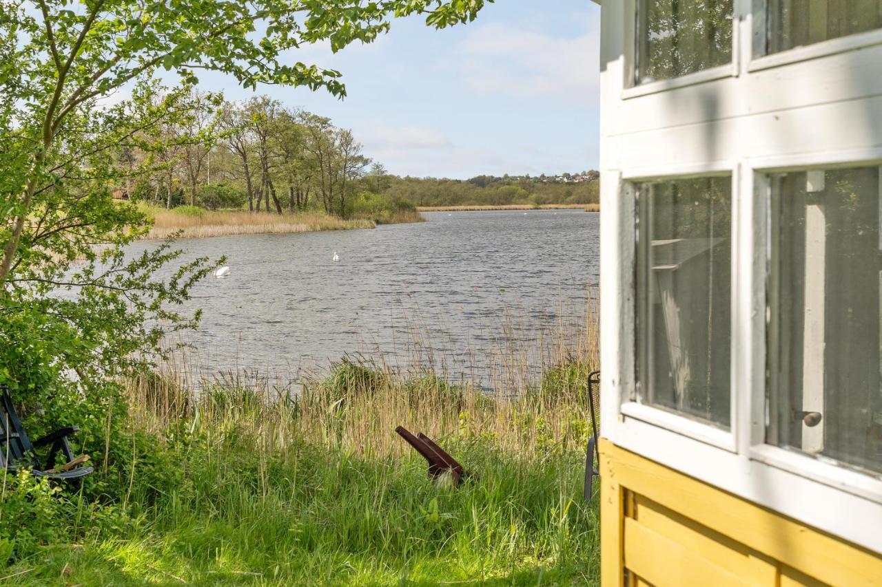 Hotel Apartment With A Lake View - 2 Room Apartment ครัวซู ภายนอก รูปภาพ