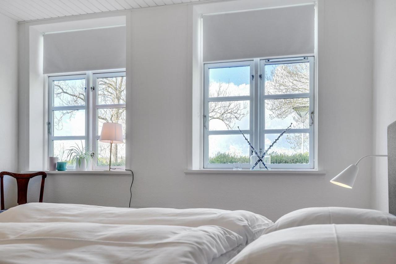 Hotel Apartment With A Lake View - 2 Room Apartment ครัวซู ภายนอก รูปภาพ