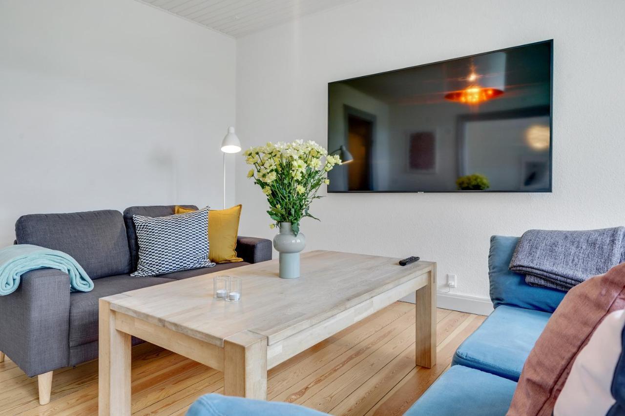 Hotel Apartment With A Lake View - 2 Room Apartment ครัวซู ภายนอก รูปภาพ